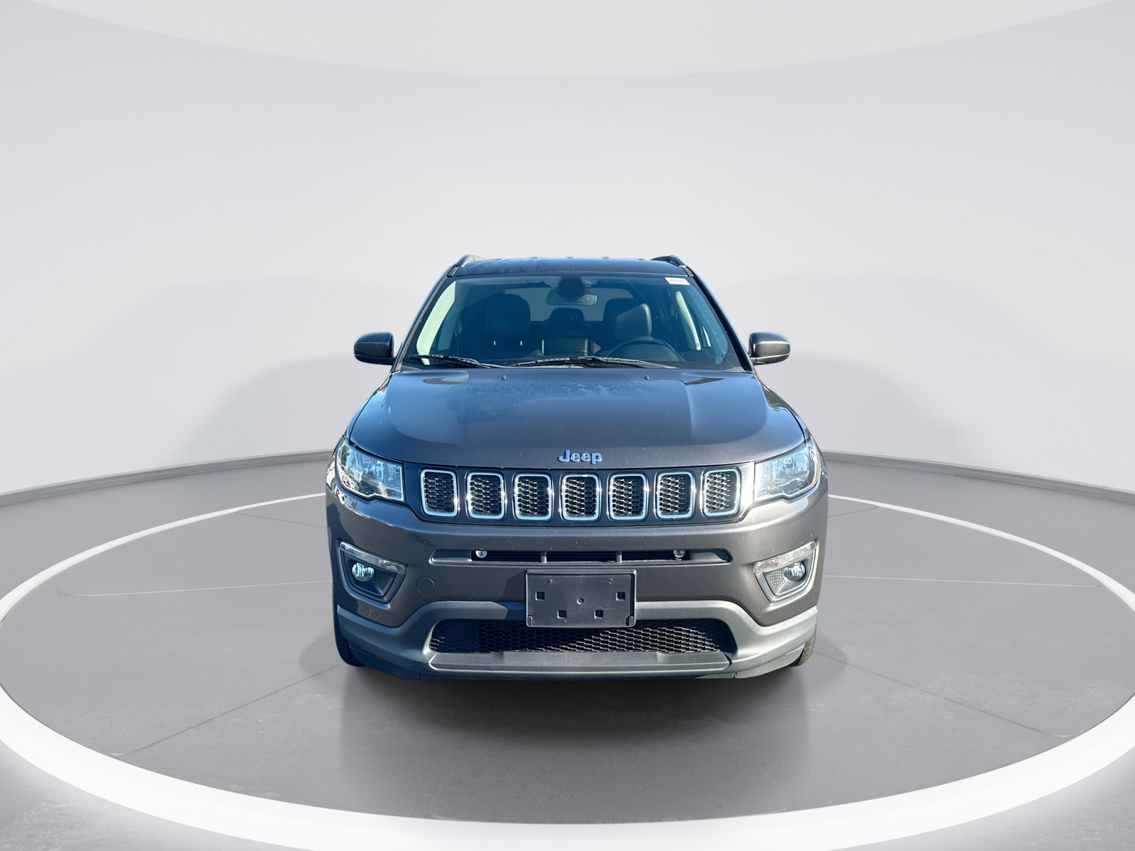Used 2019 Jeep Compass Latitude w/ Cold Weather Group AWD/4WD image 3