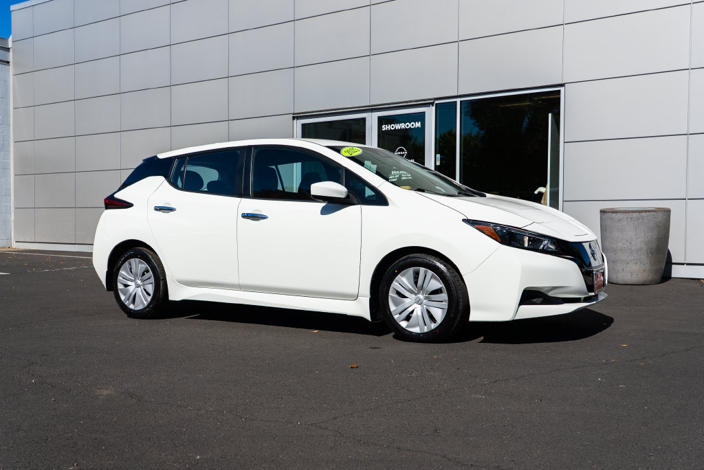 Used 2025 Nissan Leaf S FWD image 27