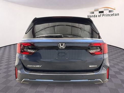 New 2026 Honda Odyssey Touring image 4