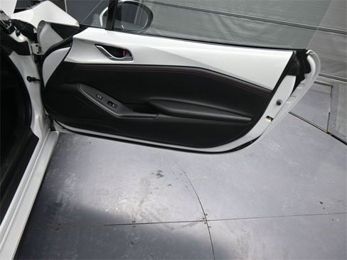 Used 2016 MAZDA MX-5 Miata Grand Touring image 11