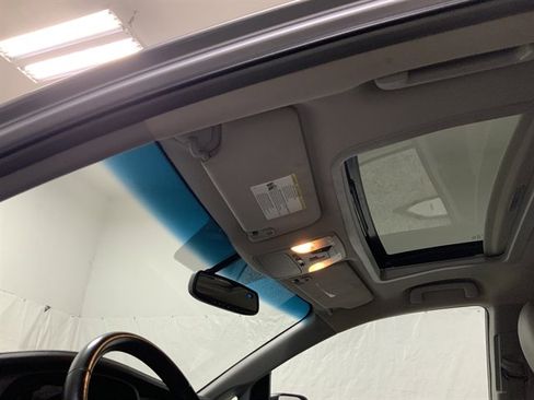 Used 2015 Toyota Sienna XLE image 36