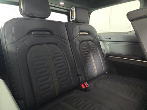 Used 2023 Rivian R1S Adventure AWD/4WD image 22