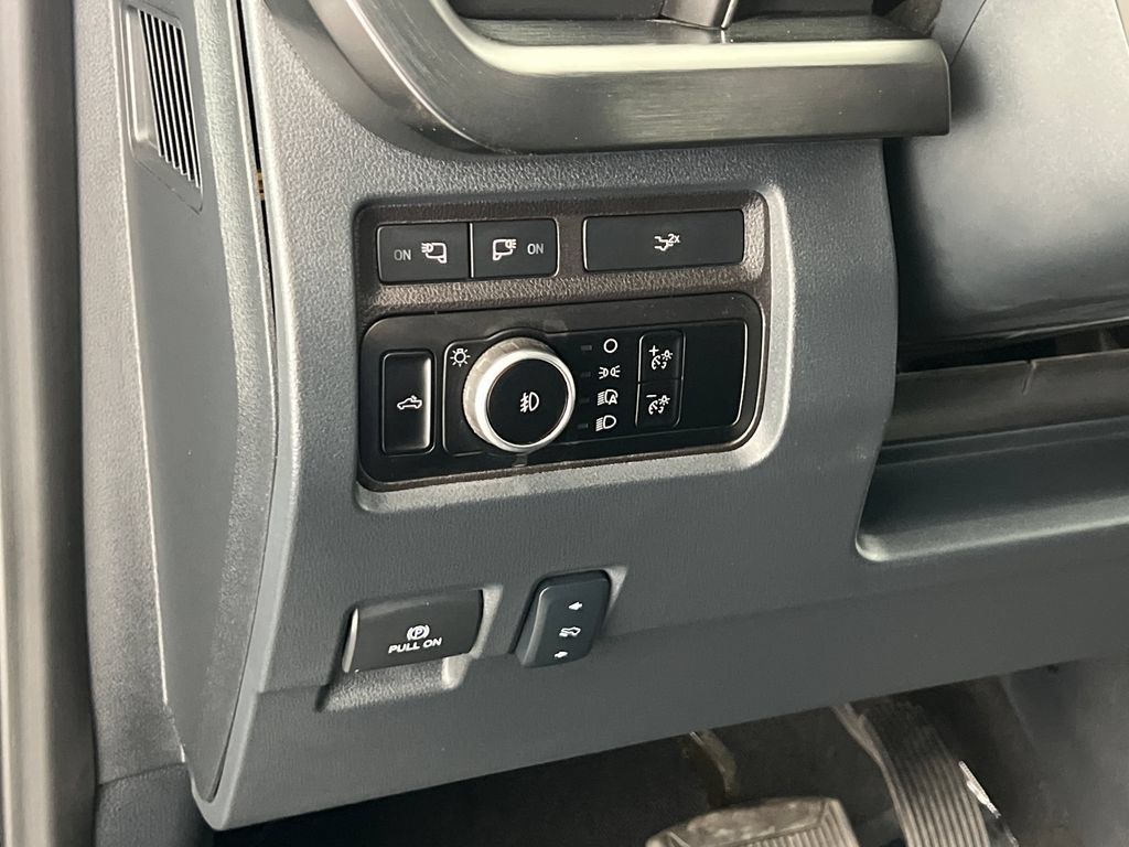 Used 2024 Ford F350 Lariat AWD/4WD image 35