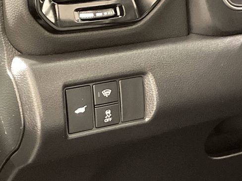 Used 2025 Honda Pilot TrailSport image 12