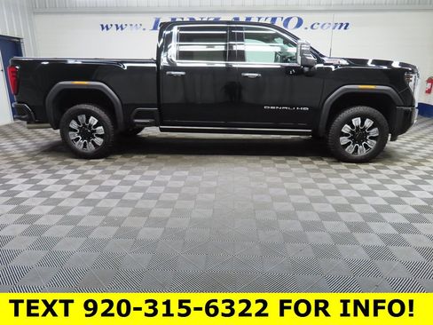 Used 2025 GMC Sierra 2500 Denali w/ Technology Package image 2
