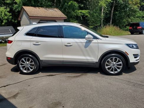 Used 2017 Lincoln MKC Select w/ Select Plus Package AWD/4WD image 7