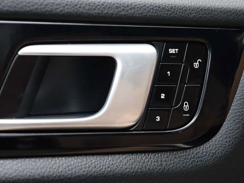 Used 2019 Porsche Cayenne AWD/4WD image 47