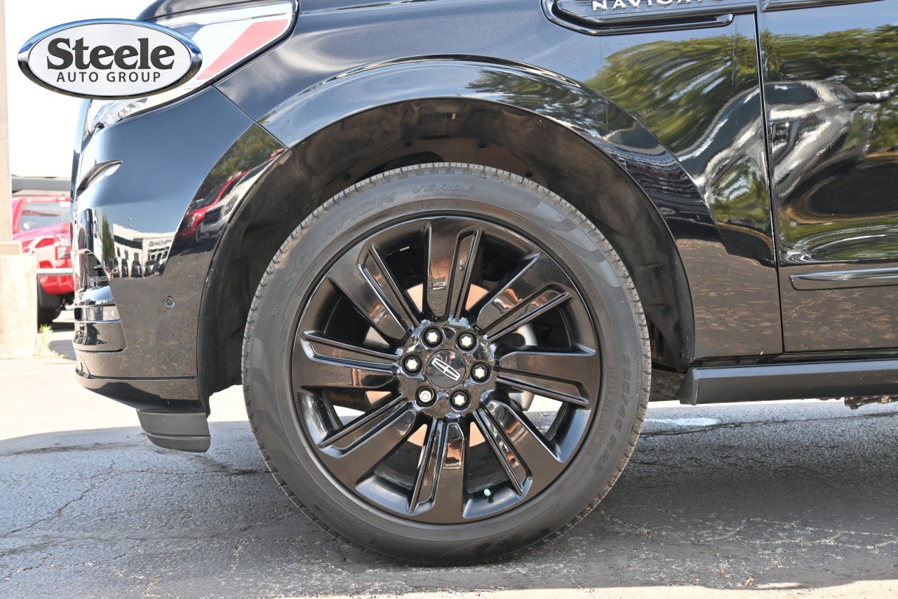 Used 2023 Lincoln Navigator Reserve AWD/4WD image 30