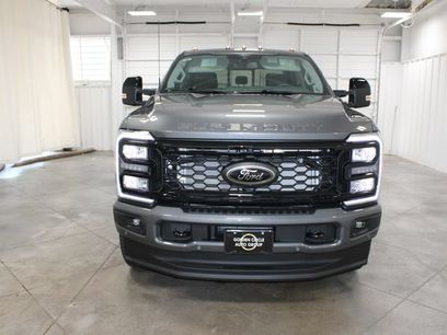 New 2026 Ford F250 Lariat w/ Black Appearance Package