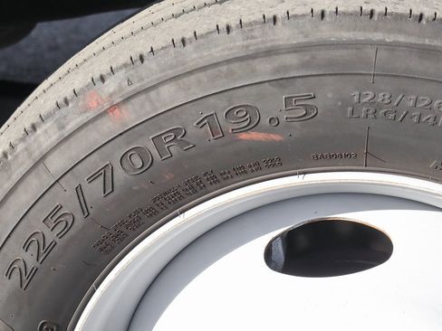 Used 2017 Ford F550 2WD Regular Cab Super Duty image 46