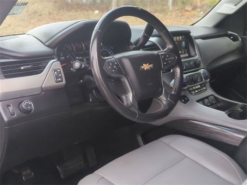 Used 2016 Chevrolet Suburban LT image 30