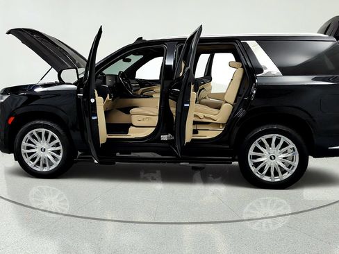 Used 2023 Cadillac Escalade Premium Luxury w/ Performance Package AWD/4WD image 10