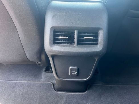 Used 2022 Chevrolet Equinox LT FWD image 17