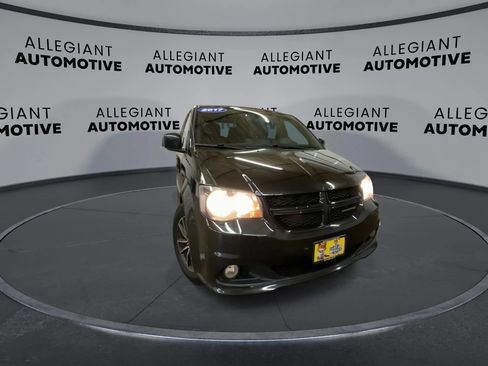 Used 2017 Dodge Grand Caravan GT FWD image 4