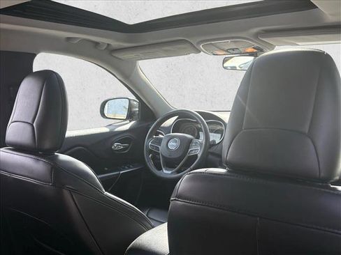 Used 2020 Jeep Cherokee Latitude Plus image 15