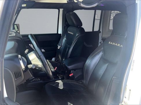 Used 2013 Jeep Wrangler Unlimited Sahara w/ Connectivity Group AWD/4WD image 22