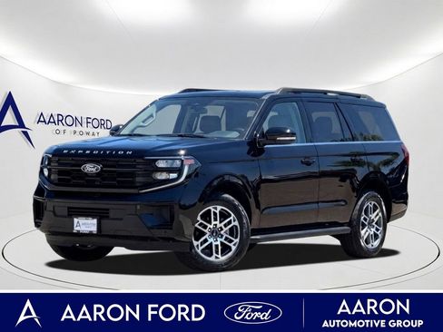Used 2025 Ford Expedition Active AWD/4WD image 1