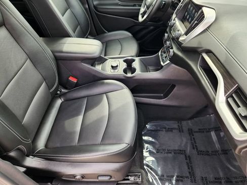 Certified 2024 GMC Terrain SLT FWD image 9