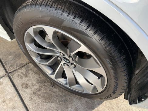 Certified 2025 Lincoln Aviator AWD w/ Jet Appearance Package image 12