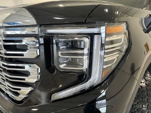 Used 2022 GMC Sierra 1500 Denali w/ Denali Reserve Package image 11