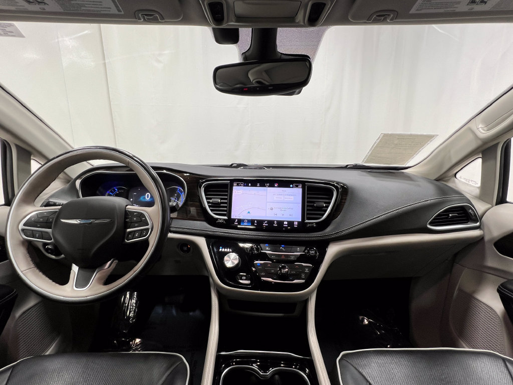 Used 2021 Chrysler Pacifica Limited FWD image 21