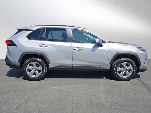 Used 2022 Toyota RAV4 XLE image 8