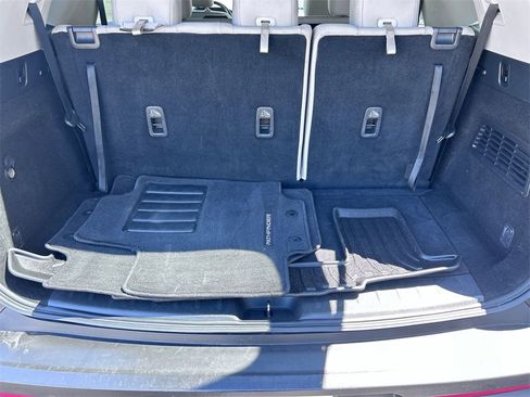 Used 2022 Nissan Pathfinder SV image 28