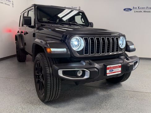 Used 2025 Jeep Wrangler Unlimited Sahara w/ Safety Group AWD/4WD image 32