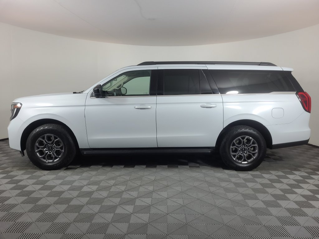 Used 2025 Ford Expedition Max Active AWD/4WD image 6