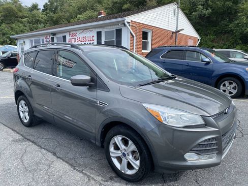 Used 2014 Ford Escape SE w/ Equipment Group 201A AWD/4WD image 3