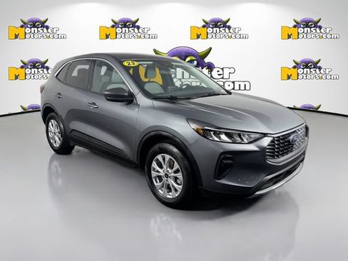 Used 2023 Ford Escape Active AWD/4WD image 3