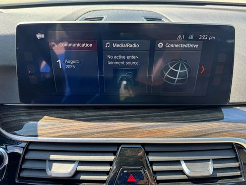 Used 2017 BMW 530i xDrive image 23