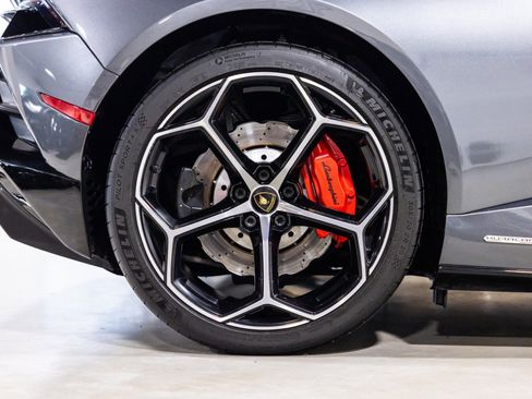 Used 2021 Lamborghini Huracan EVO RWD image 26