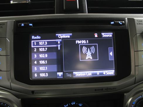 Used 2017 Toyota 4Runner SR5 image 13