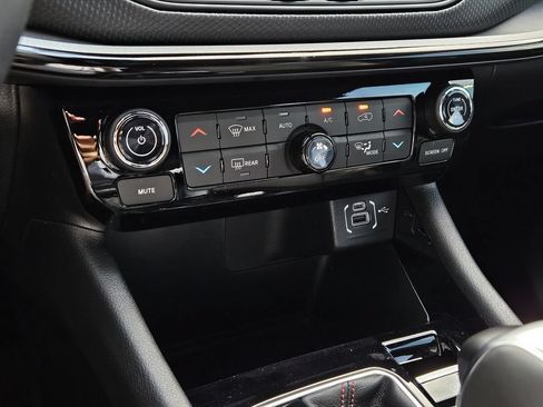New 2026 Jeep Compass Trailhawk AWD/4WD image 18