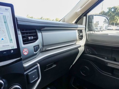 Used 2024 Ford Expedition XLT image 23