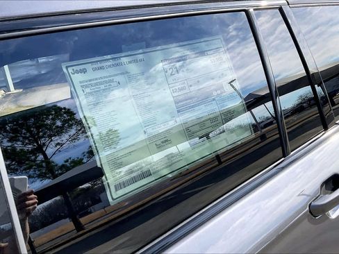 New 2025 Jeep Grand Cherokee L Limited w/ Black Appearance Package image 19