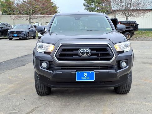 Used 2021 Toyota Tacoma SR5 w/ SR5 Appearance Package (SM) AWD/4WD image 2