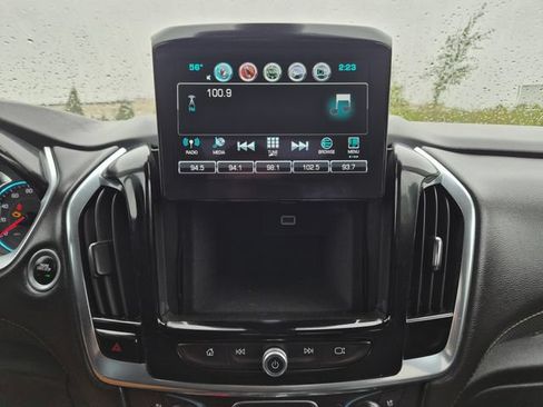 Used 2018 Chevrolet Traverse Premier w/ Driver Confidence II Package FWD image 30