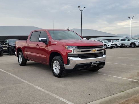Used 2021 Chevrolet Silverado 1500 LT AWD/4WD image 2