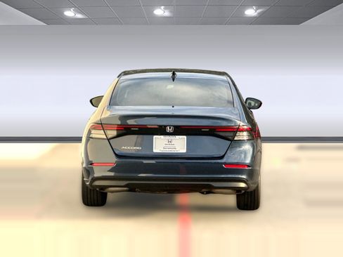 Certified 2025 Honda Accord SE image 9