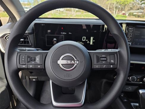 Certified 2025 Nissan Kicks S image 16