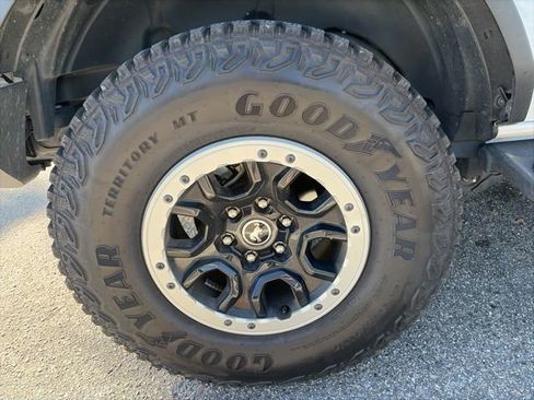 Used 2023 Ford Bronco Badlands w/ Sasquatch Package image 21