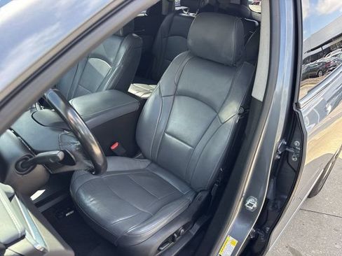 Used 2018 Buick Enclave Essence AWD/4WD image 25