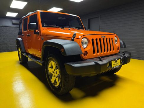 Used 2012 Jeep Wrangler Unlimited Sport AWD/4WD image 3