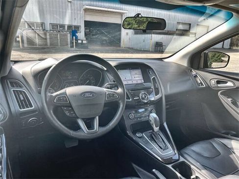 Used 2017 Ford Focus Titanium image 10