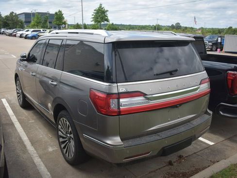 Used 2019 Lincoln Navigator Reserve AWD/4WD image 5
