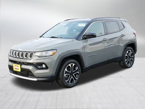 Used 2023 Jeep Compass Limited image 3