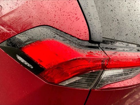 Used 2021 Toyota RAV4 LE image 29