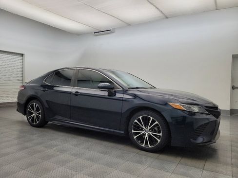 Used 2020 Toyota Camry SE image 11